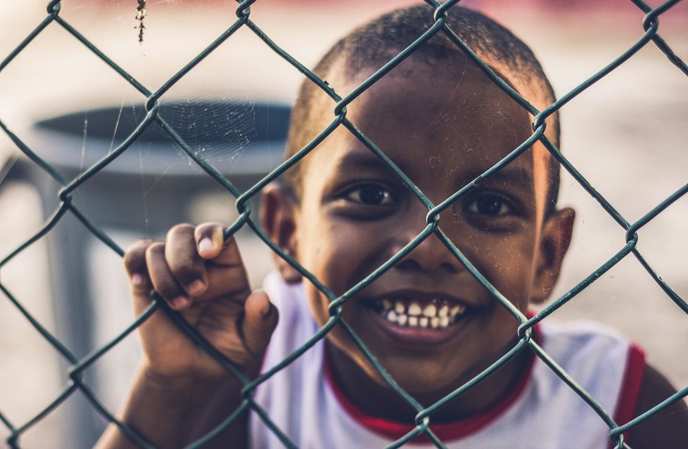 Detrás de la sonrisa / Behind the smile