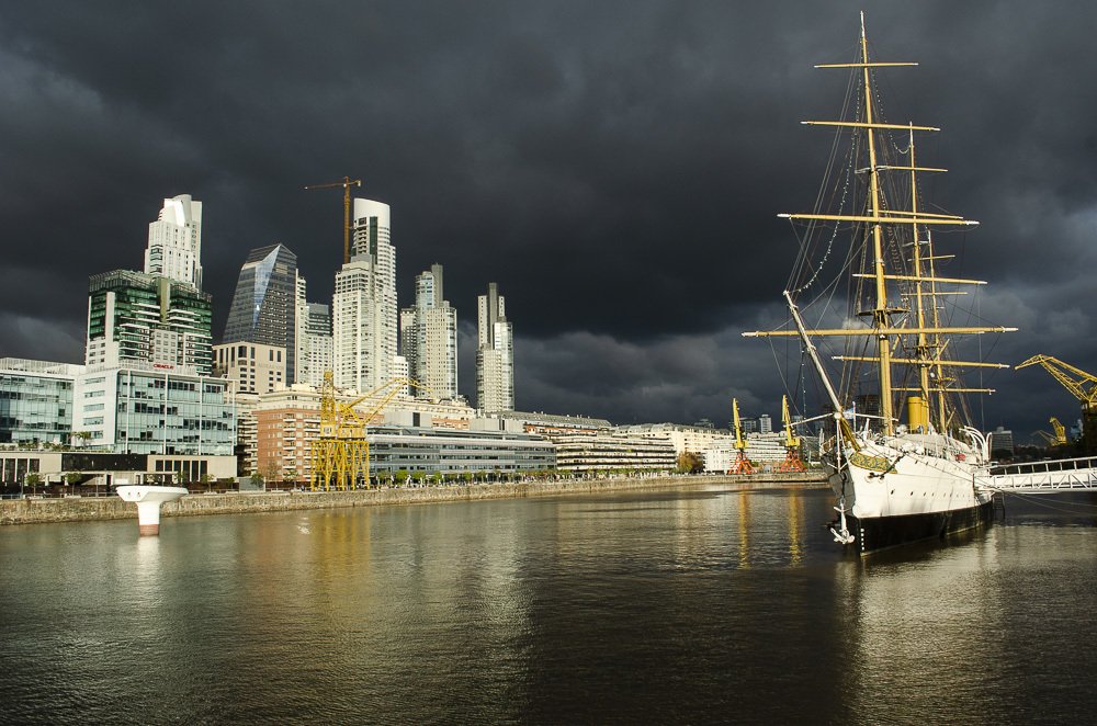 Puerto Madero en Otoño