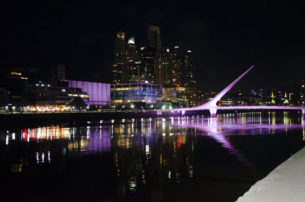 Pero Madero Nocturno. El Puente de la Mujer.