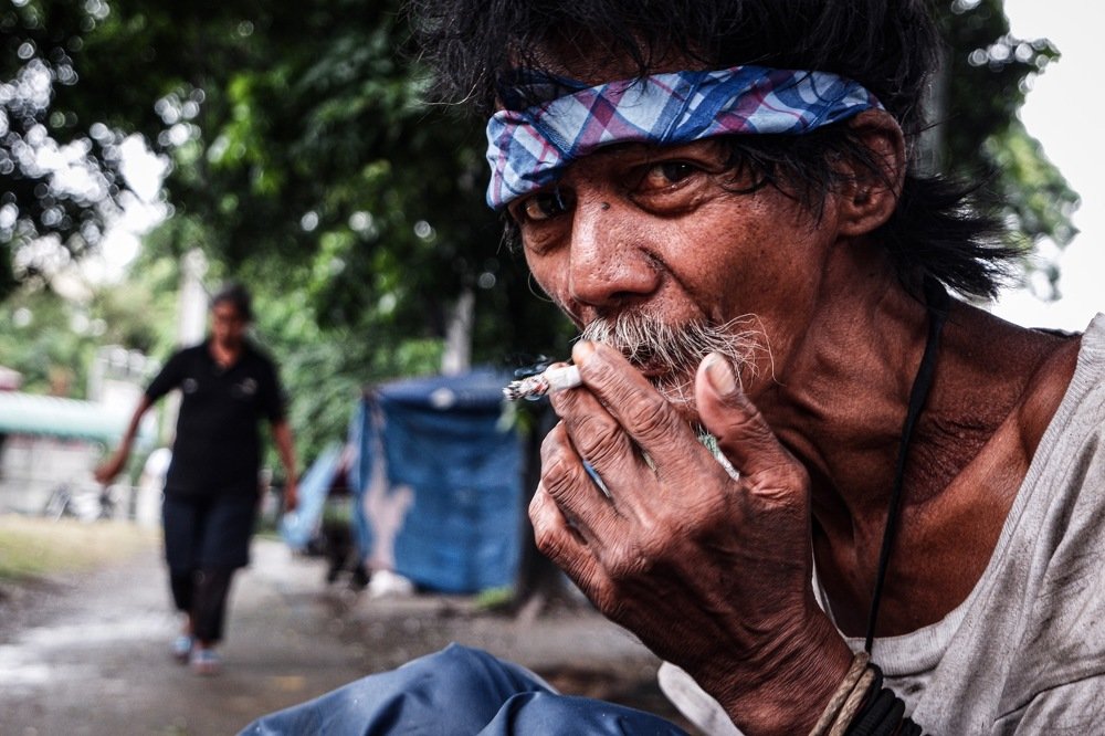 “Schizophrenic person managing his breaking patterns in life”