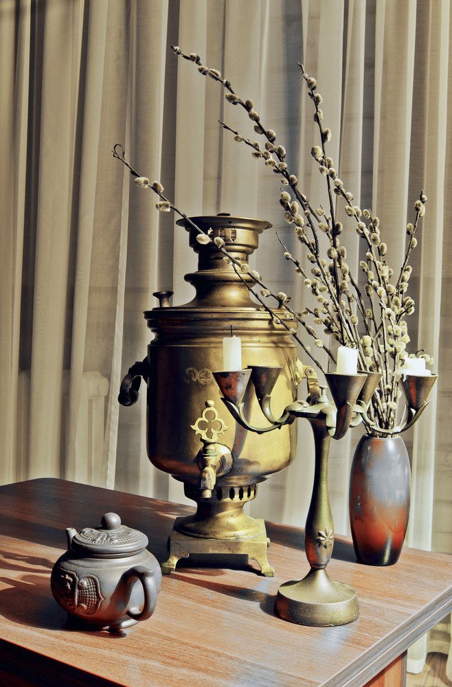 Натюрморт со старым самоваром