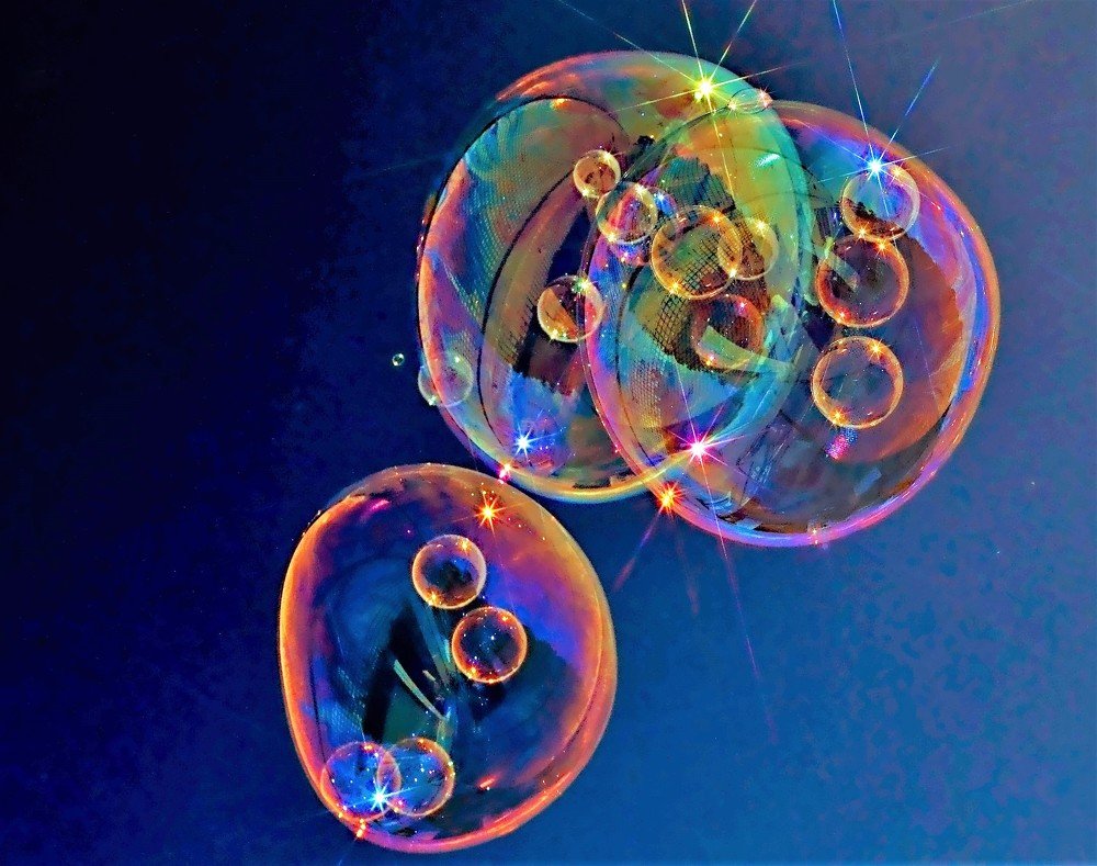 Маленький мир в мыльном пузыре ...