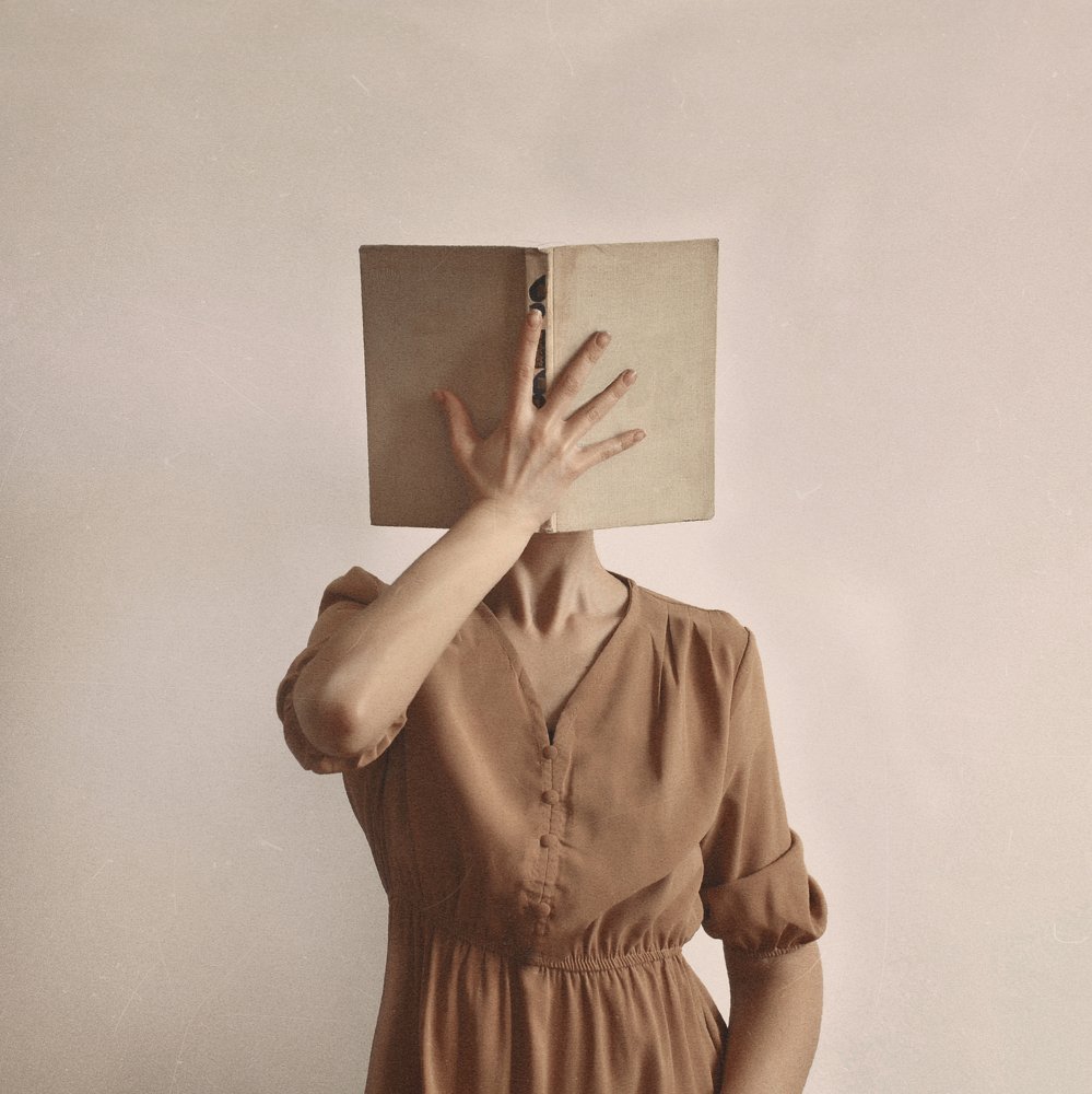 Photograph by Maria Silent