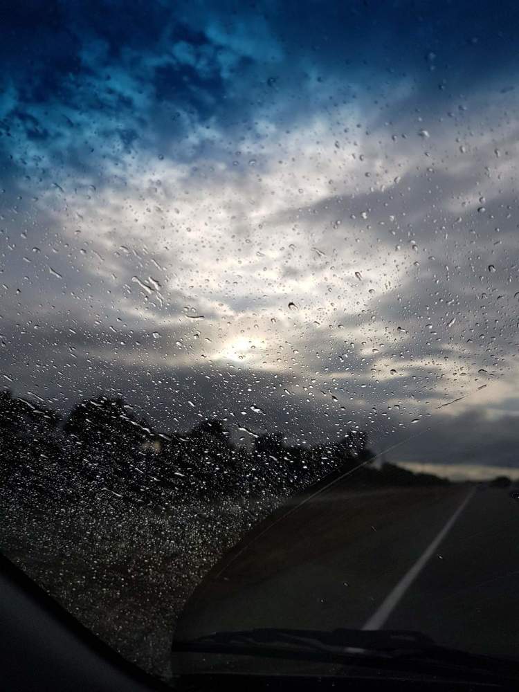 Дорога в дождь