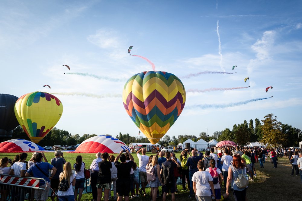 Explosion of lightness