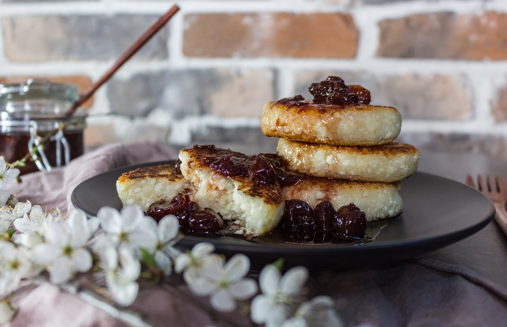 Сырники с вишней