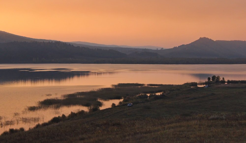 Ходит Осень по озёрам...