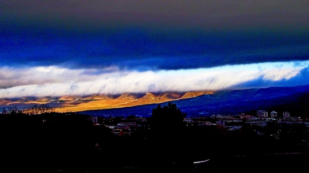 Горный  хребет Боргустана