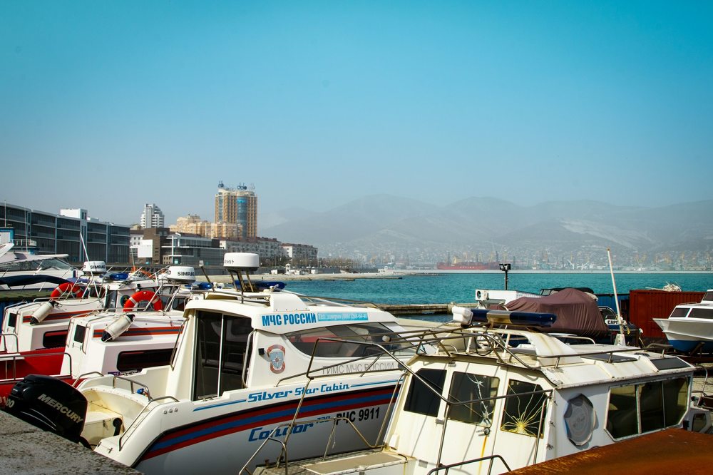 Набережная в городе