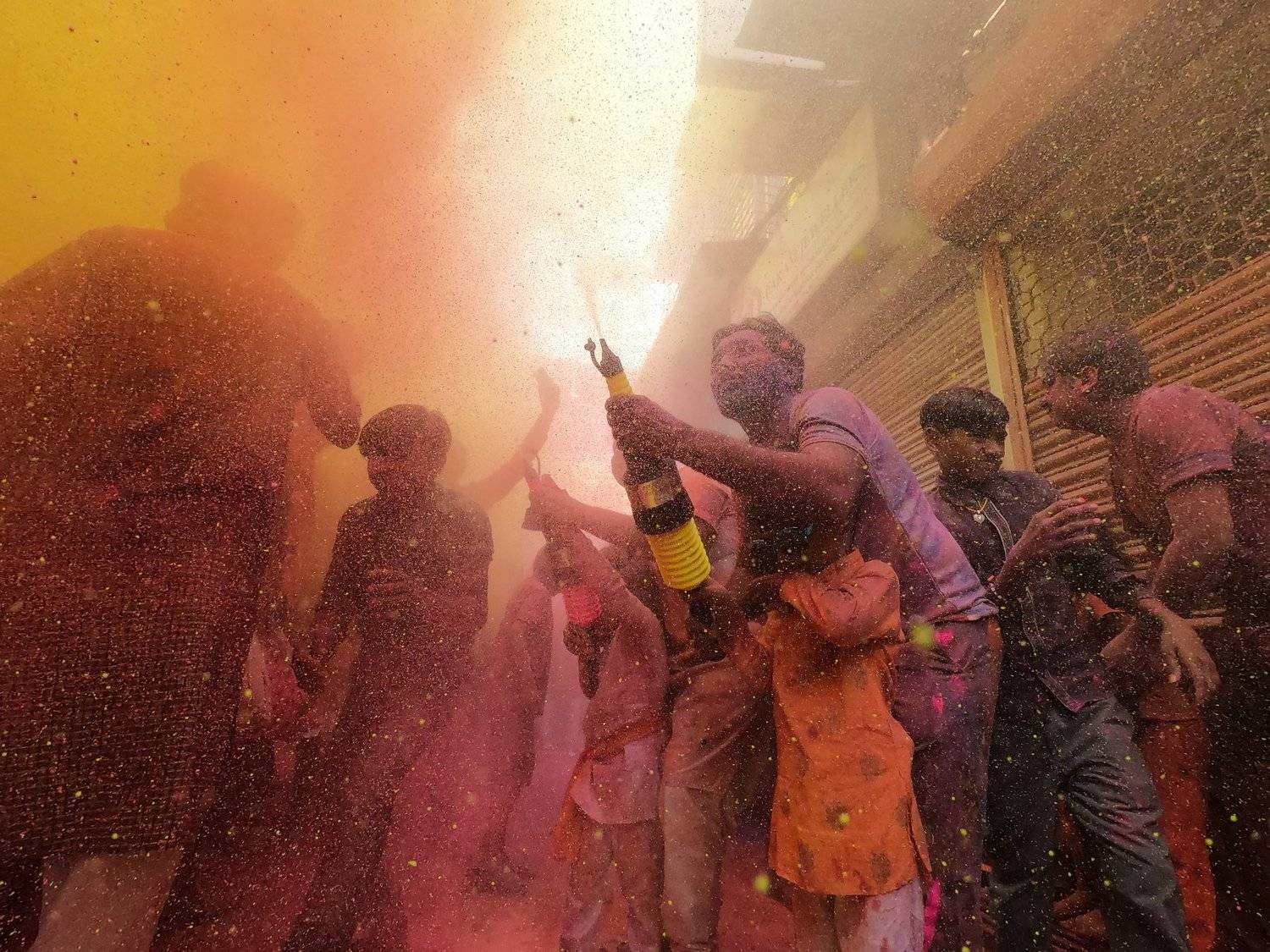 COLORS IN CHAOS