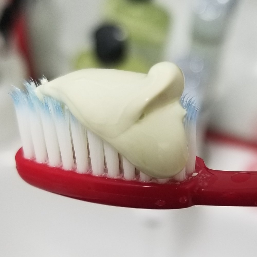 Давай поцелуемся) / Let's kiss)