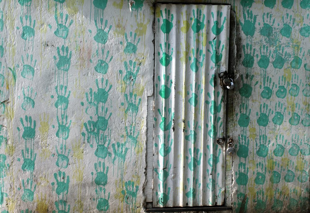 ''Don't come,follow lockdown''