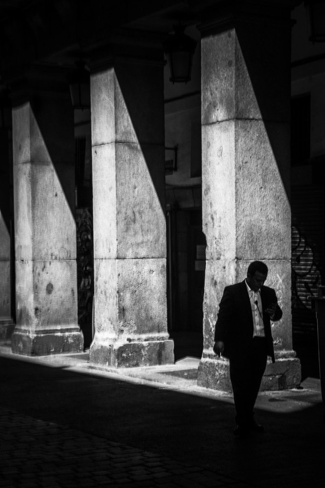 Light, shadows and geometry