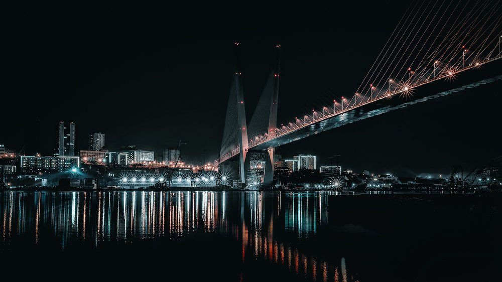 Золотой мост - вантовый мост через бухту Золотой Рог