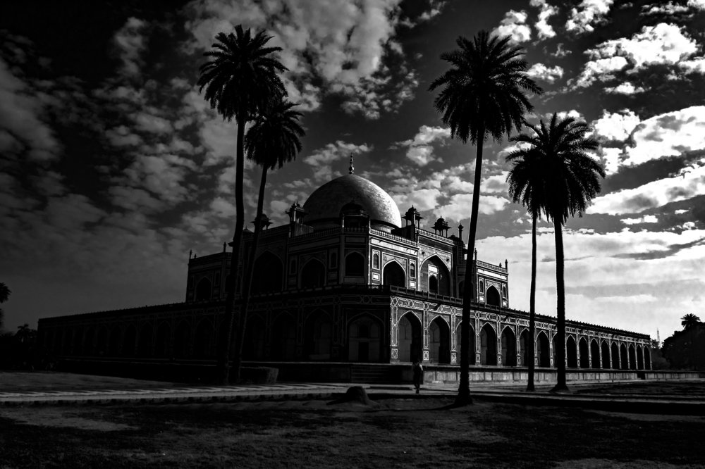 love drama of light and shadow