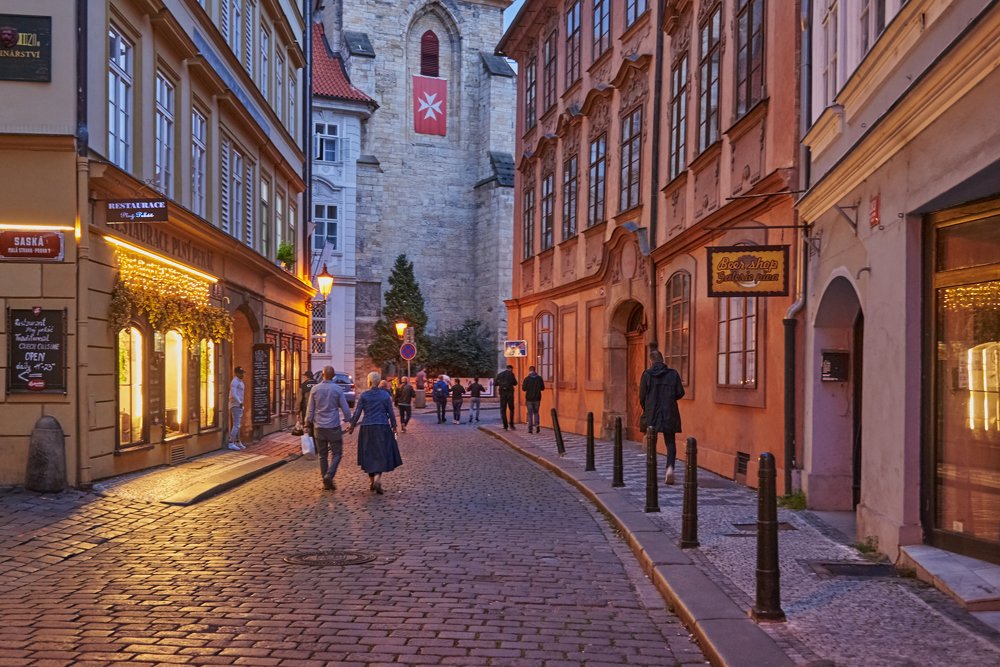 Все дороги ведут... на Карлов мост.