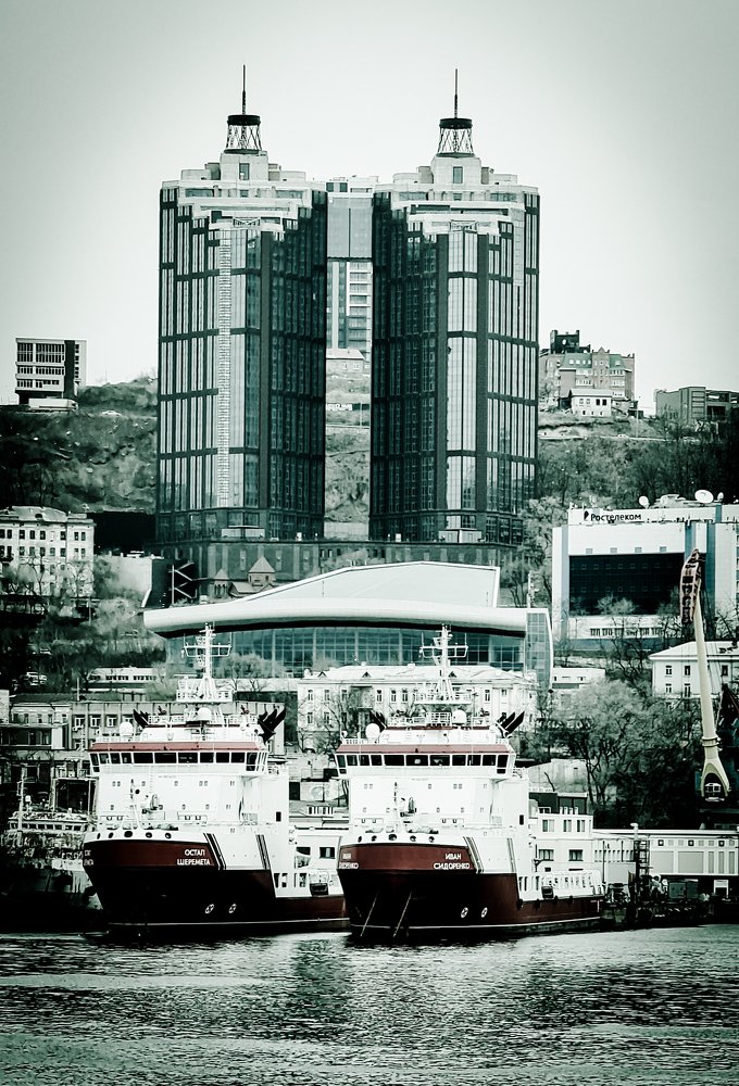 Double glass and steel