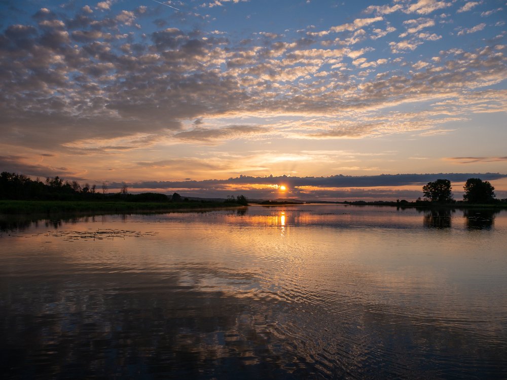 Рассвет на воде