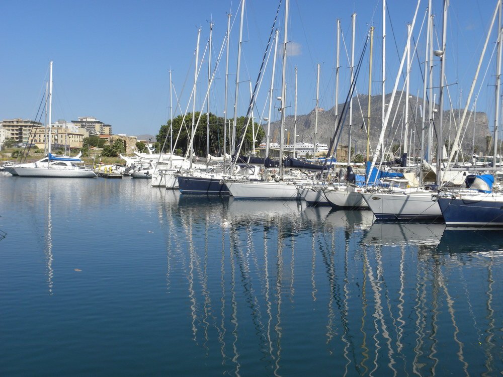 La Cala confined