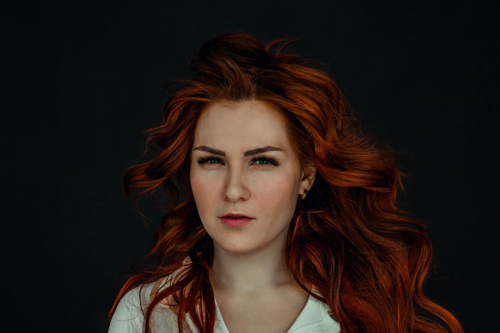 Немного ветра в волосах в студии