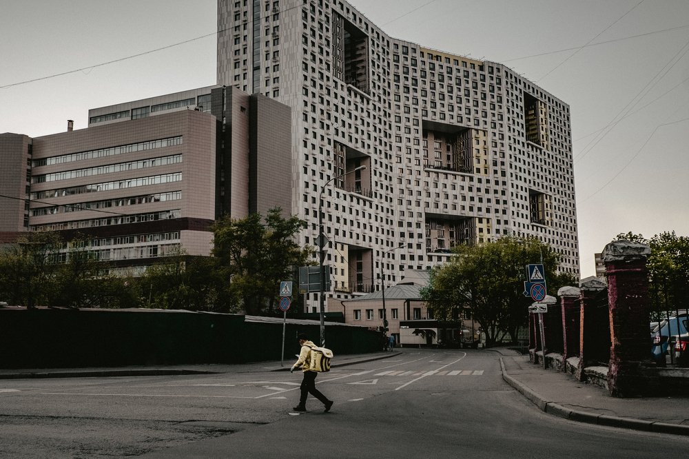 Доставщик