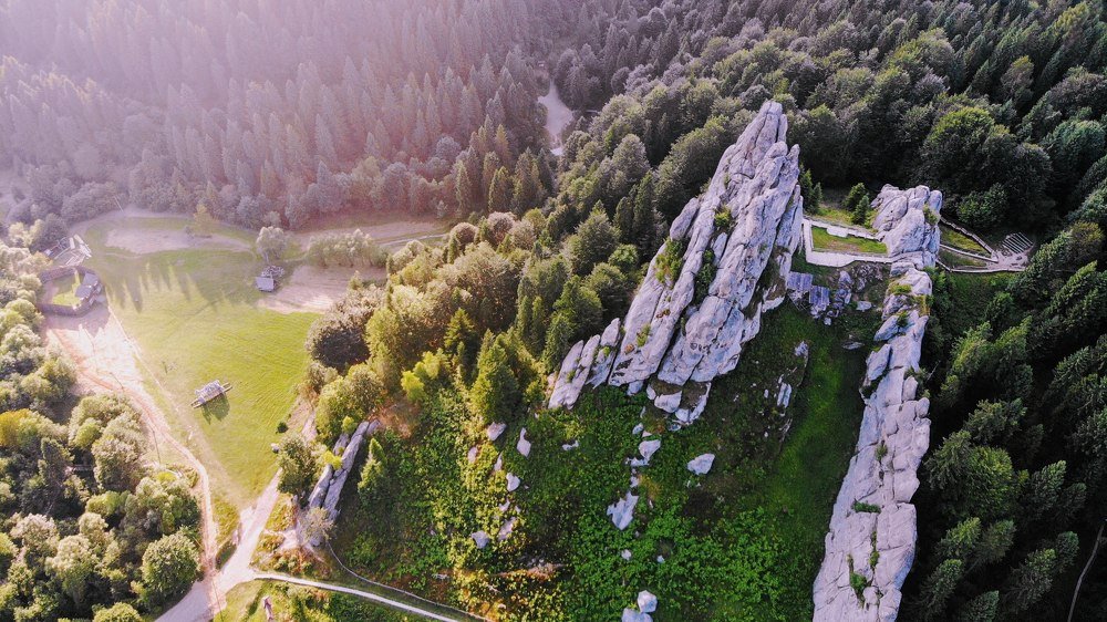Photograph by Andryi Kyselov
