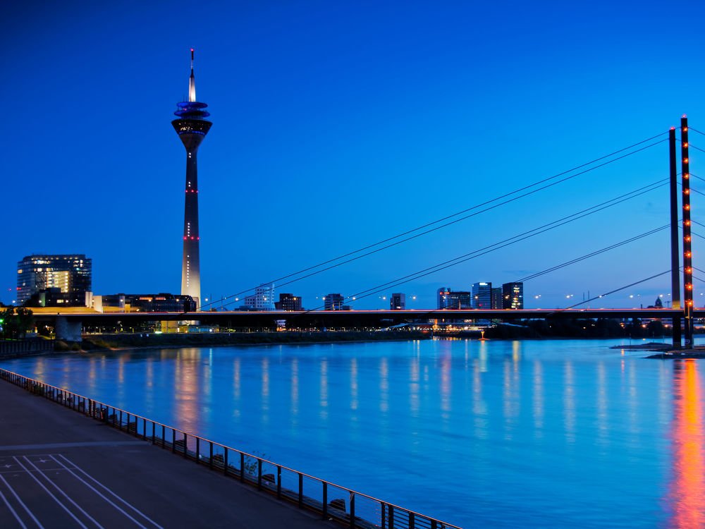 Ночной Дюссельдорф