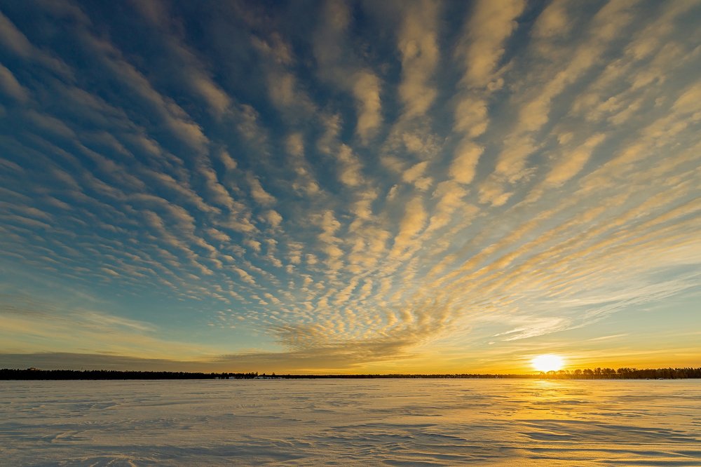 Закат на озере