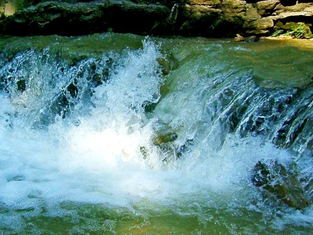 потоки горных вод