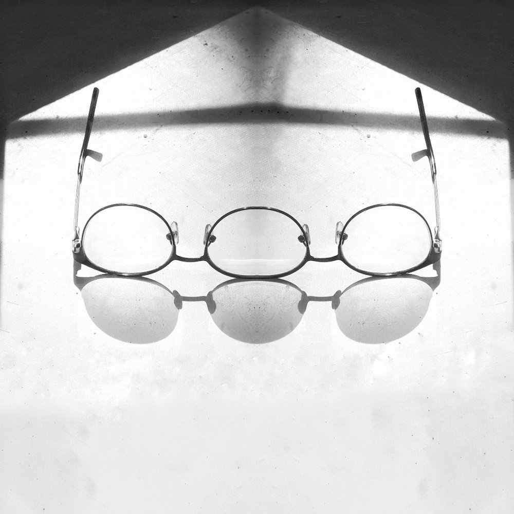 Очки Фемиды.