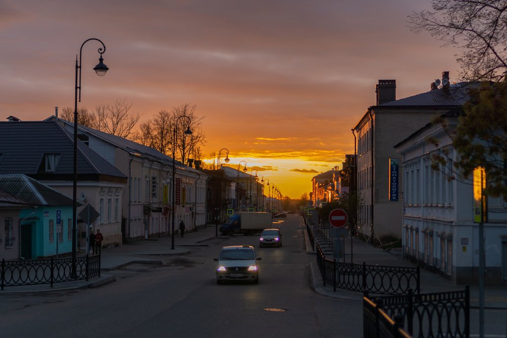 Красивый закат в Боровичах