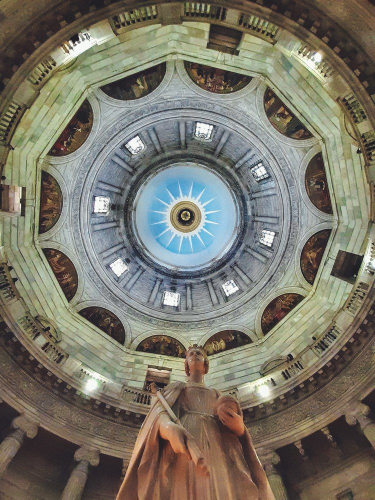 The Symmetrical Interior Design Of Victoria Memorial Hall