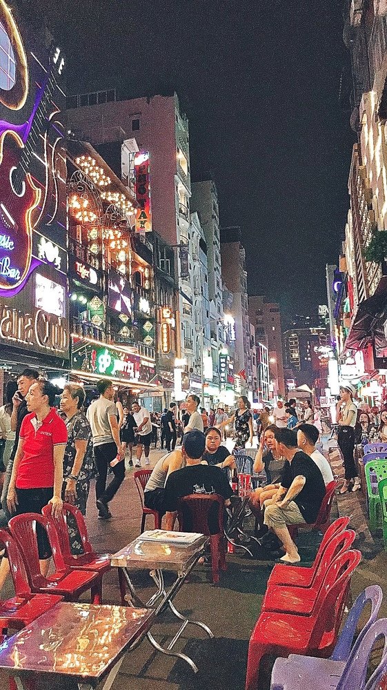 Vietnam bar street road