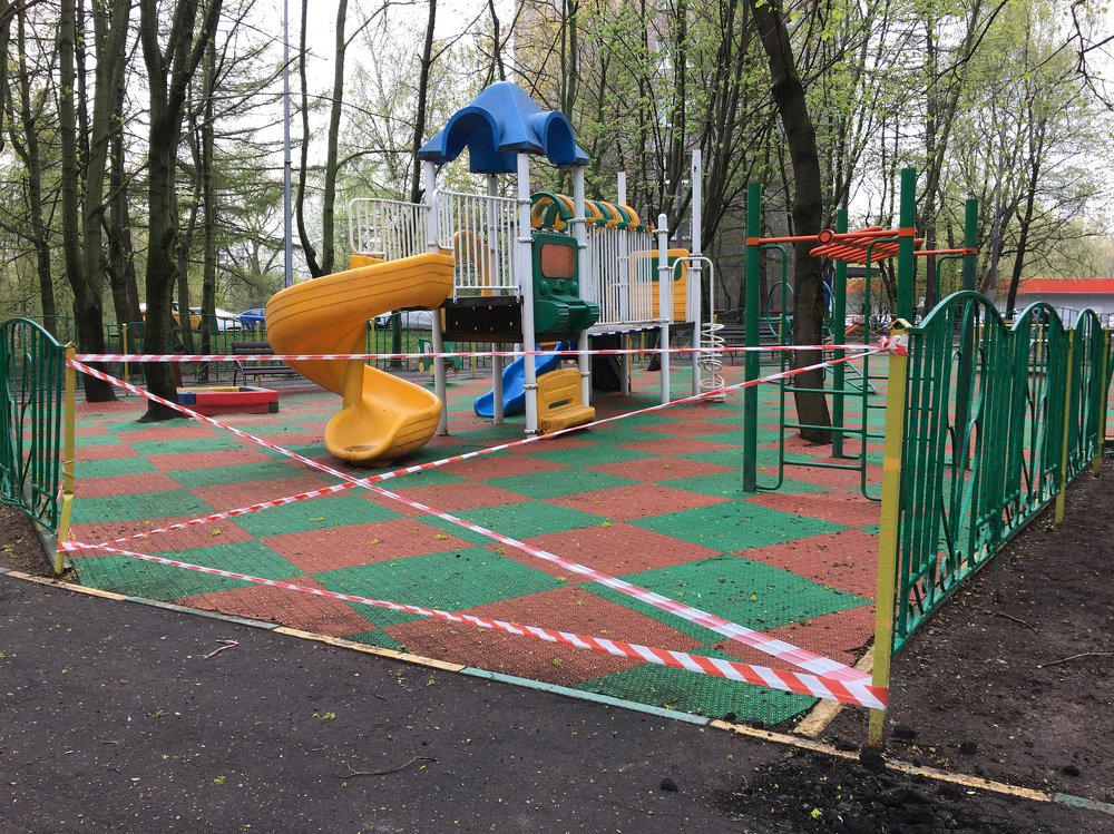 детская площадка на карантине