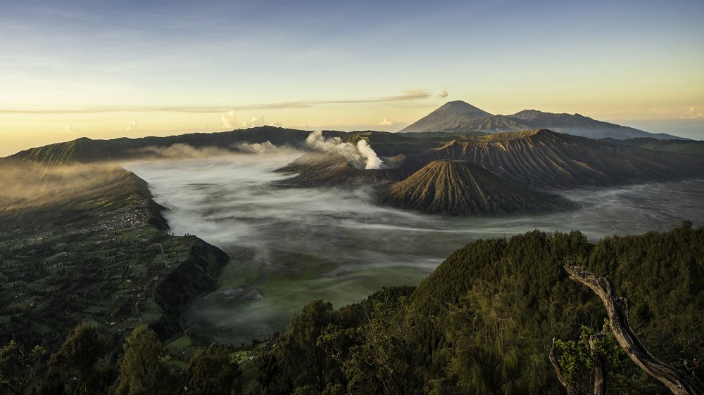 Bromo , Indonesia