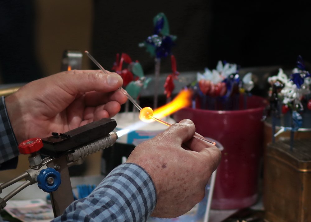 Стеклянных дел мастер 4