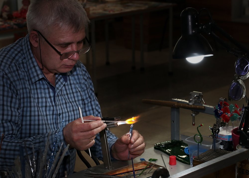 Стеклянных дел мастер 3