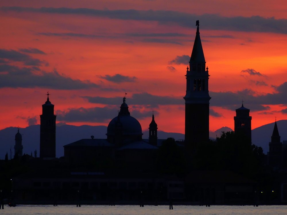 Come antichi minareti......