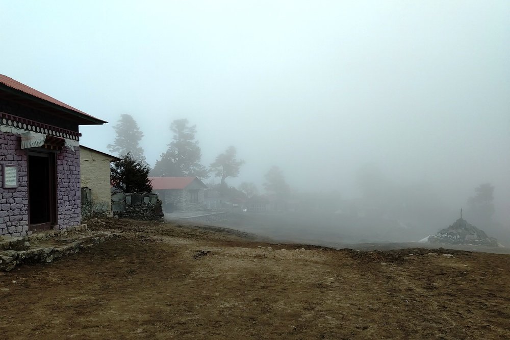 Тенбоче в тумане