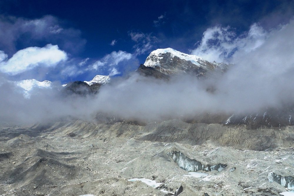 Вершина Чо Ойю с ледника Нгозумбу