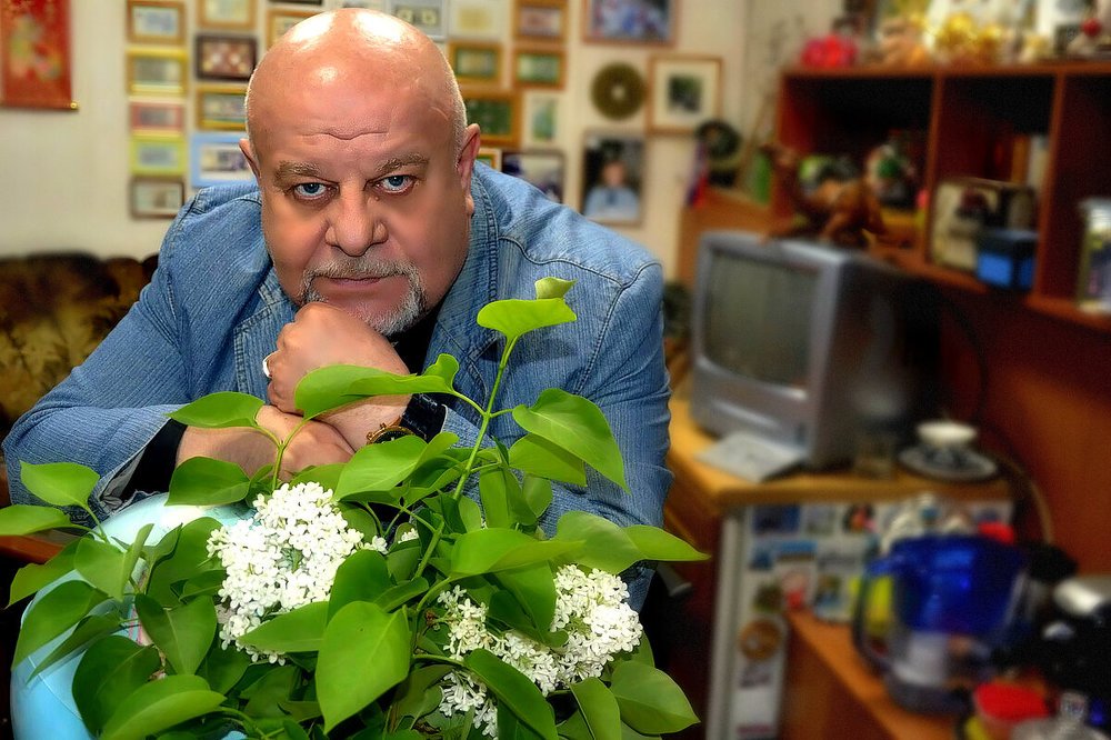 Портрет с сиренью.