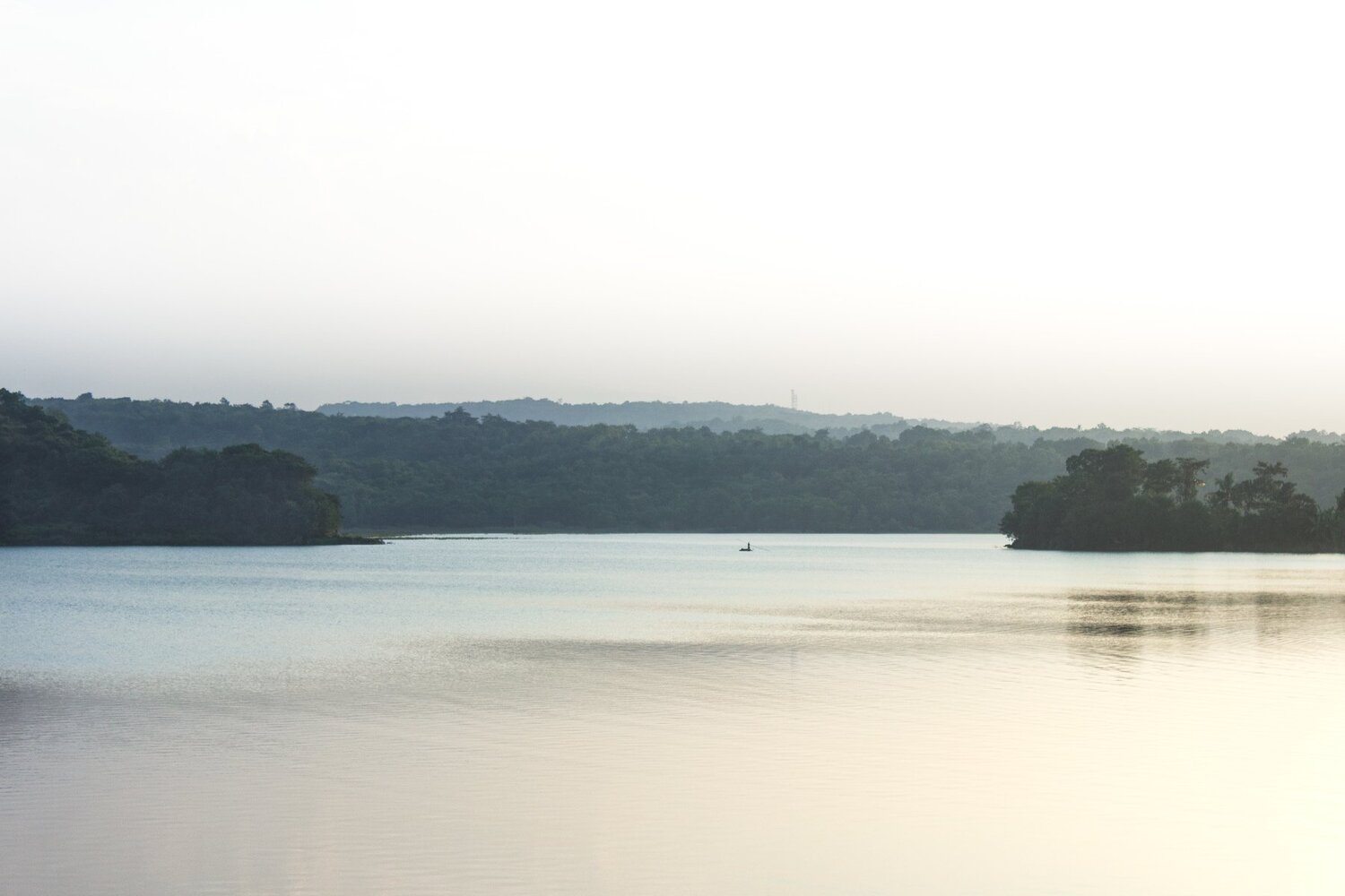Landscape picture of a lake