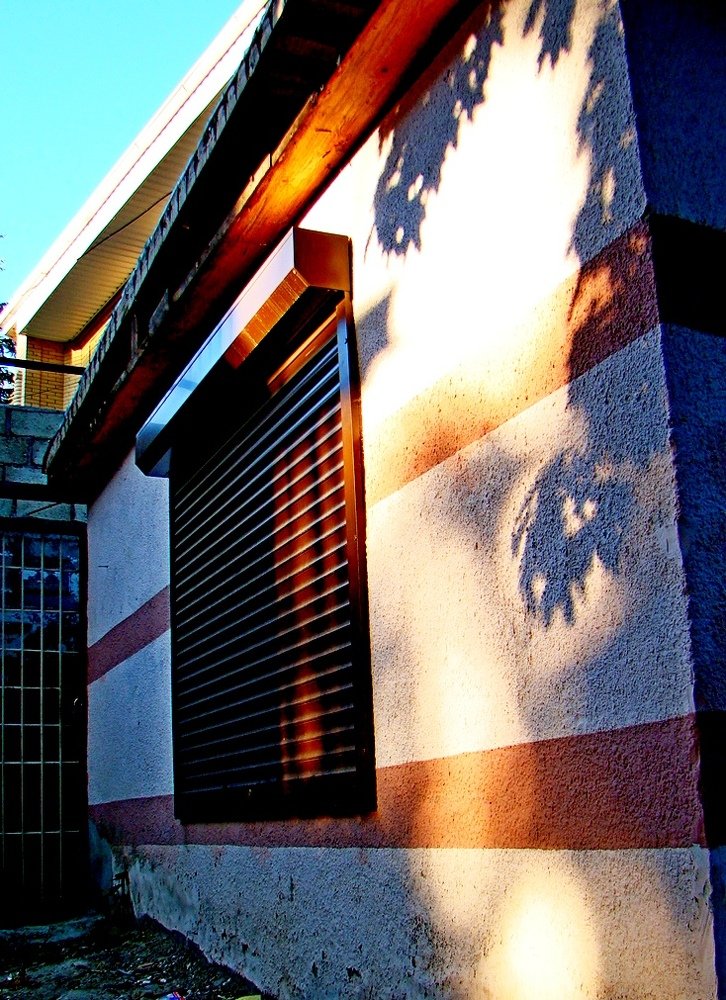 Стена на  закате...