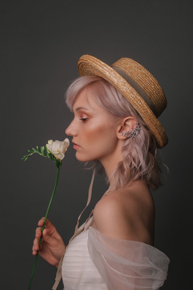 и по секрету...