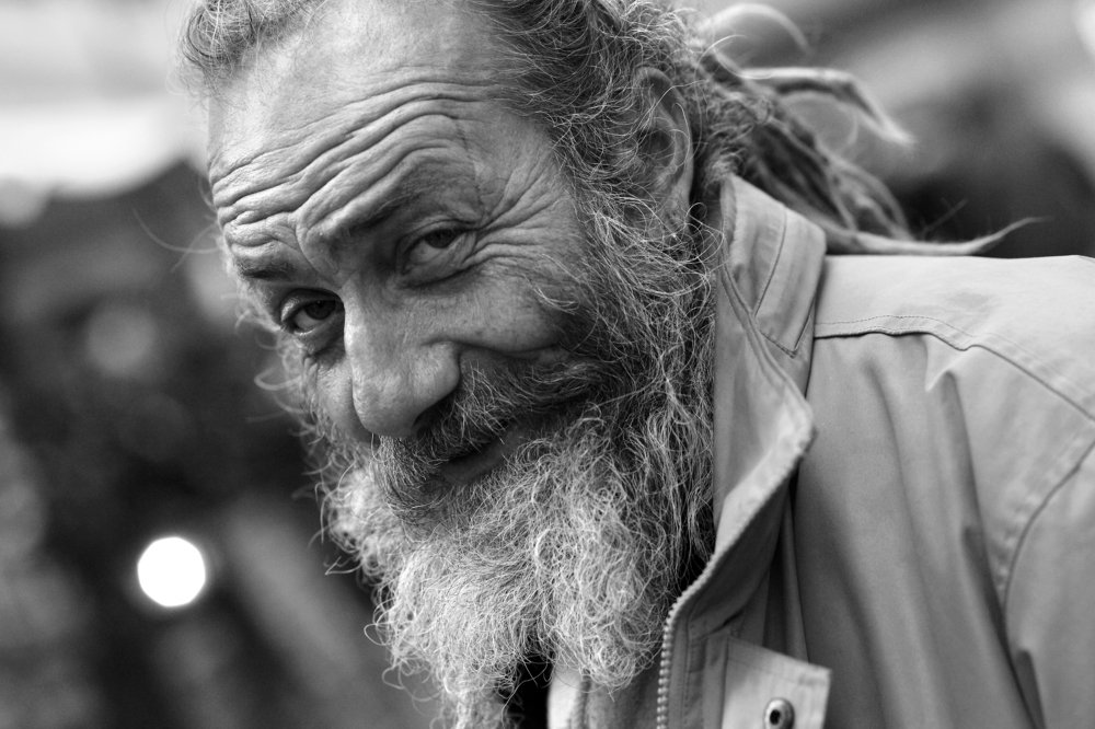 A good smile in the street