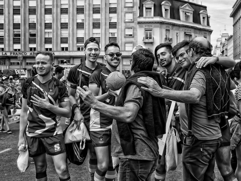 El equipo festeja...