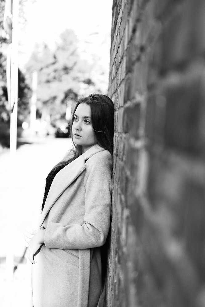 Девушка и город