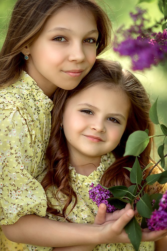 Сестрички, весна, сирень...)