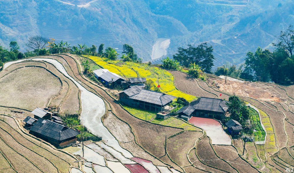 Photograph by Ha Minh Hieu