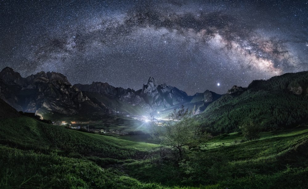 Photograph by Jimmy He